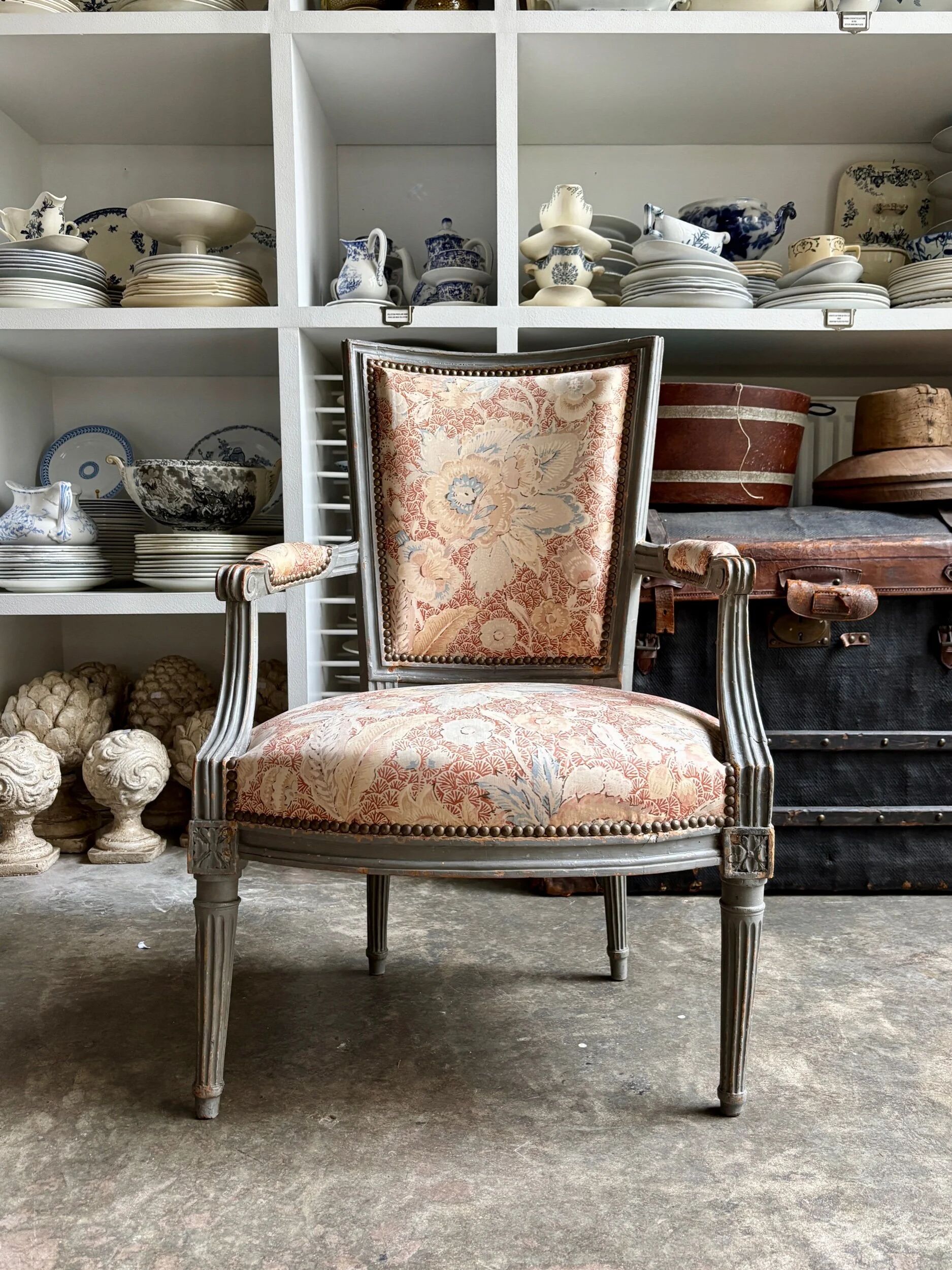 Fauteuil d'époque Louis XVI, tissus indienne n°2