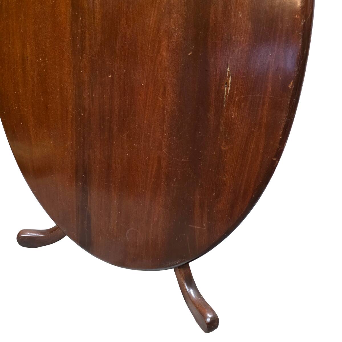 Antique English Oval Mahogany Coffee Table, late 1800s