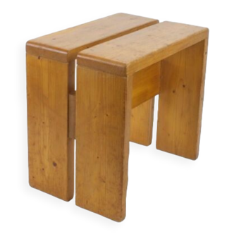 Tabouret de Charlotte Perriand pour Les Arcs 1968