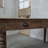 Farm table