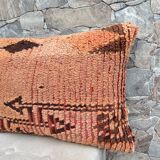 Magnifique coussin Kilim berbère vintage du Maroc