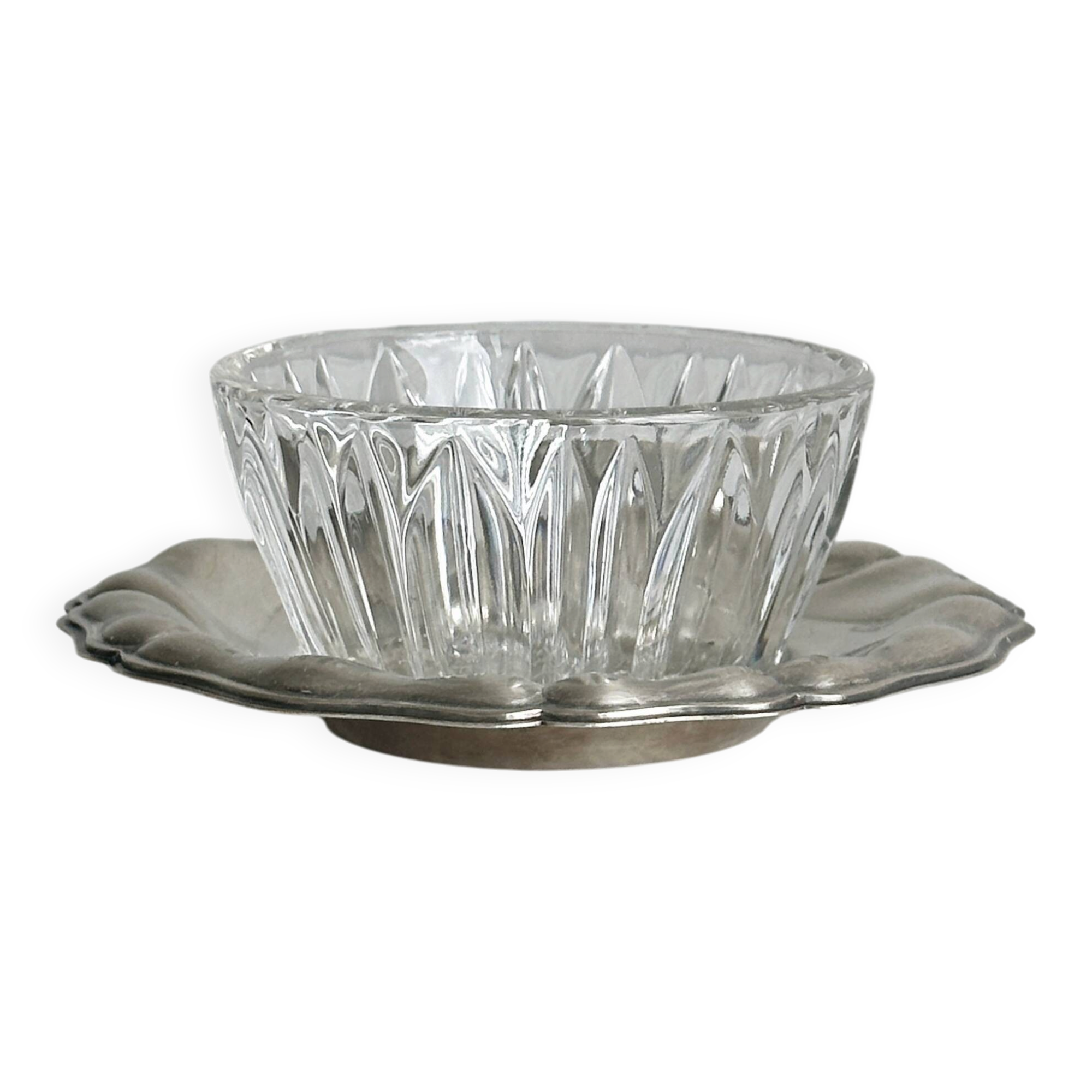 Beurrier en verre taillé et métal
