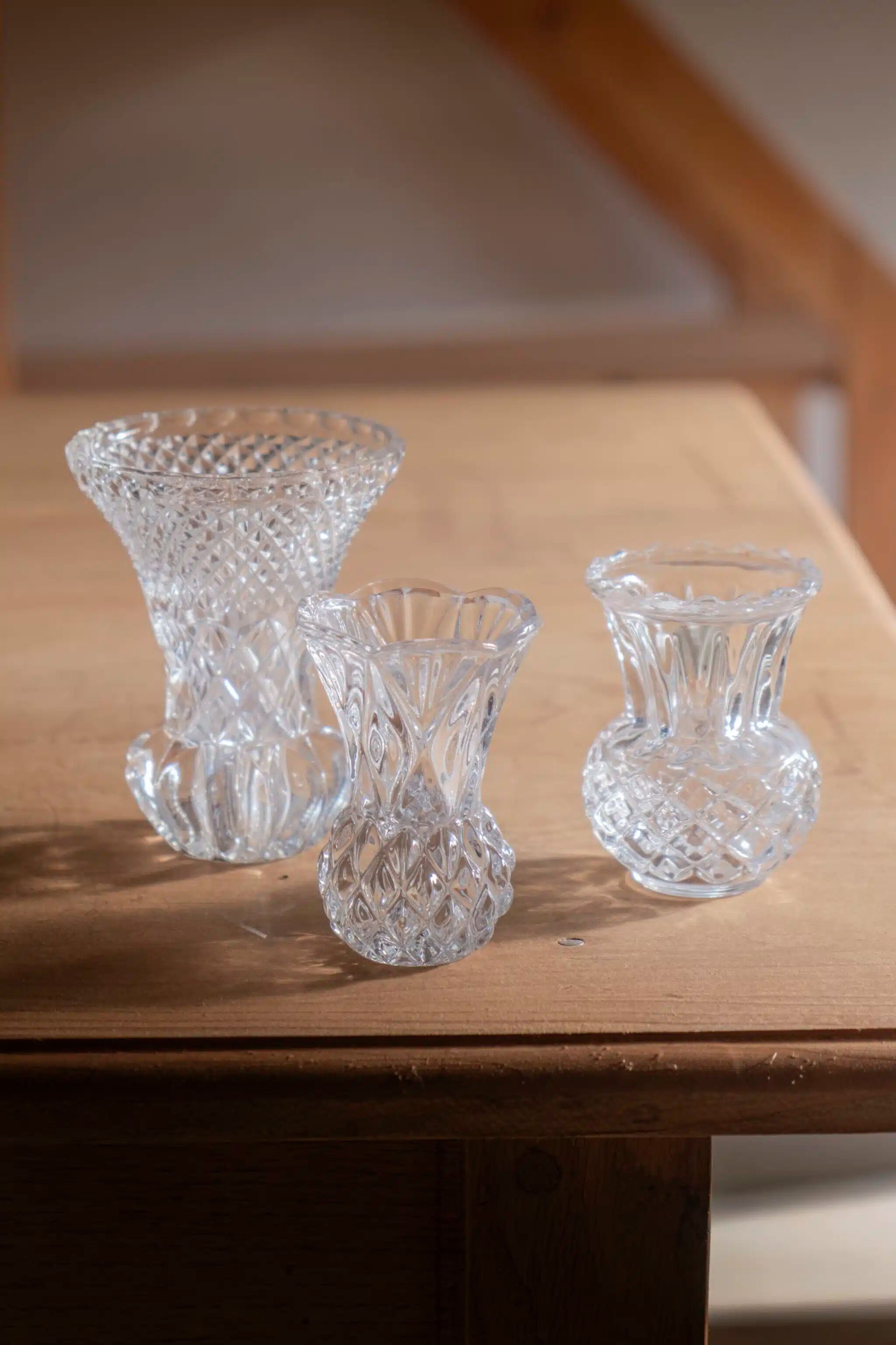 Small cut glass vase "Almond"