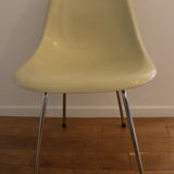 4 Herman Miller cream Eames shell chairs