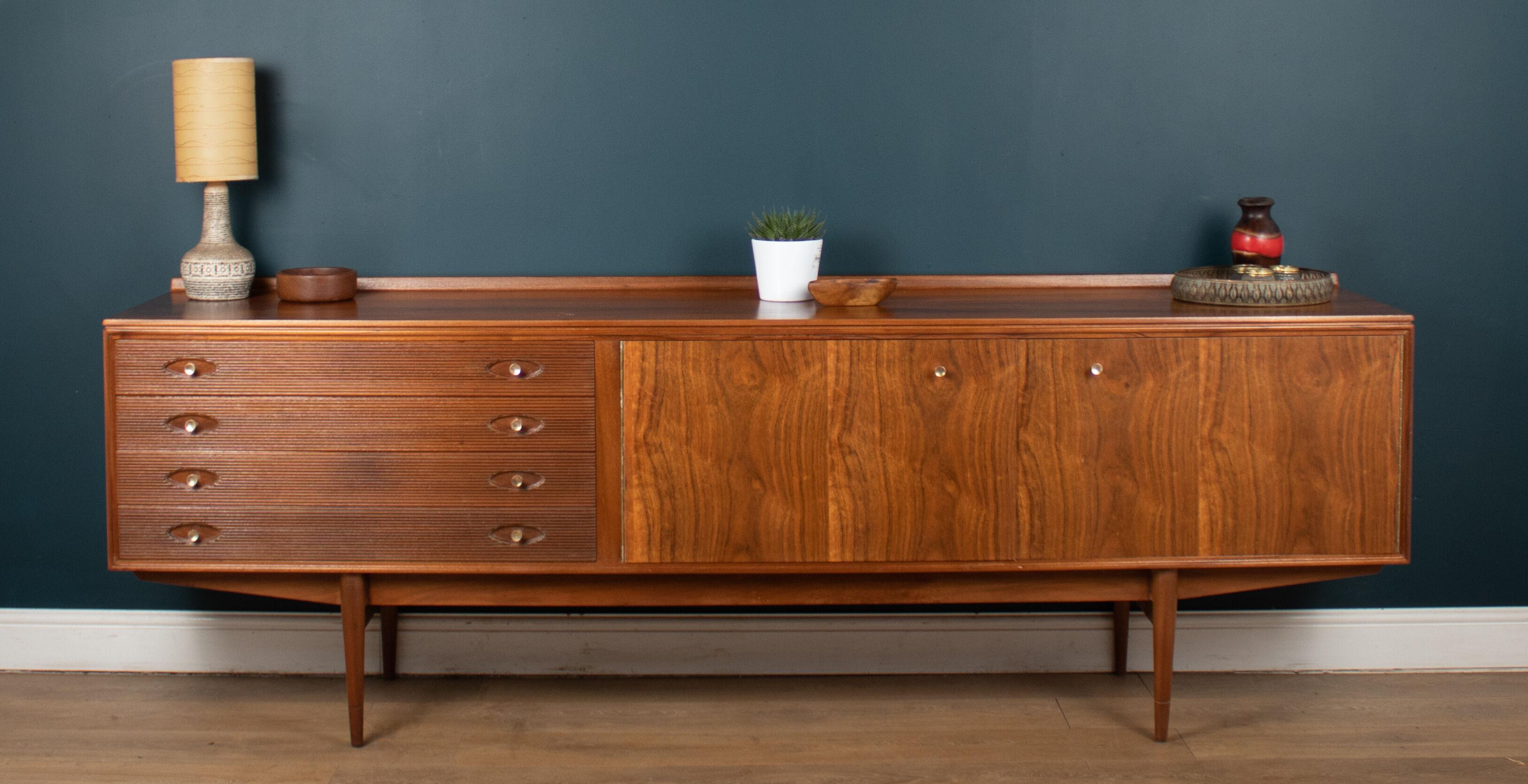Enfilade ar Robert Heritage