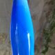 Vase en verre bleu