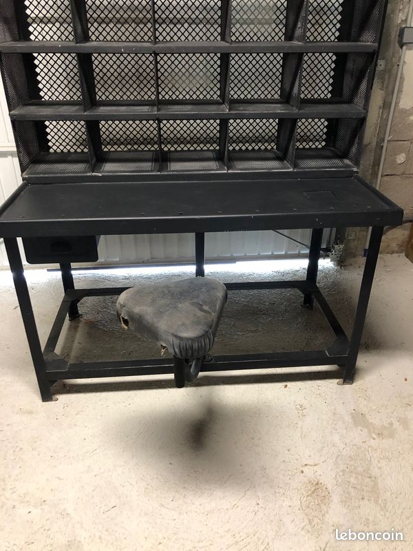 Postal sorting office