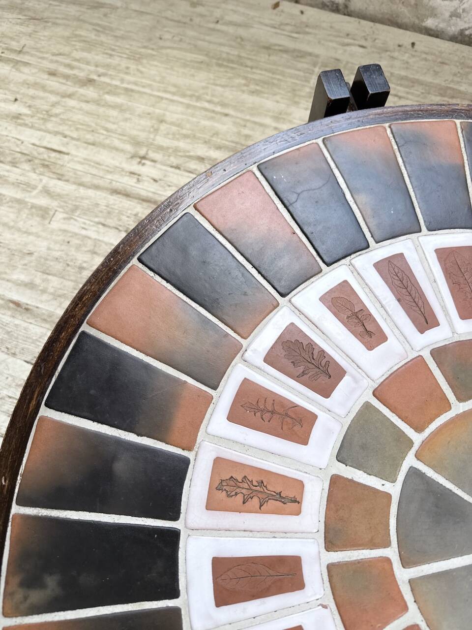 Round coffee table Roger Capron herbarium terracotta