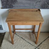 Child desk