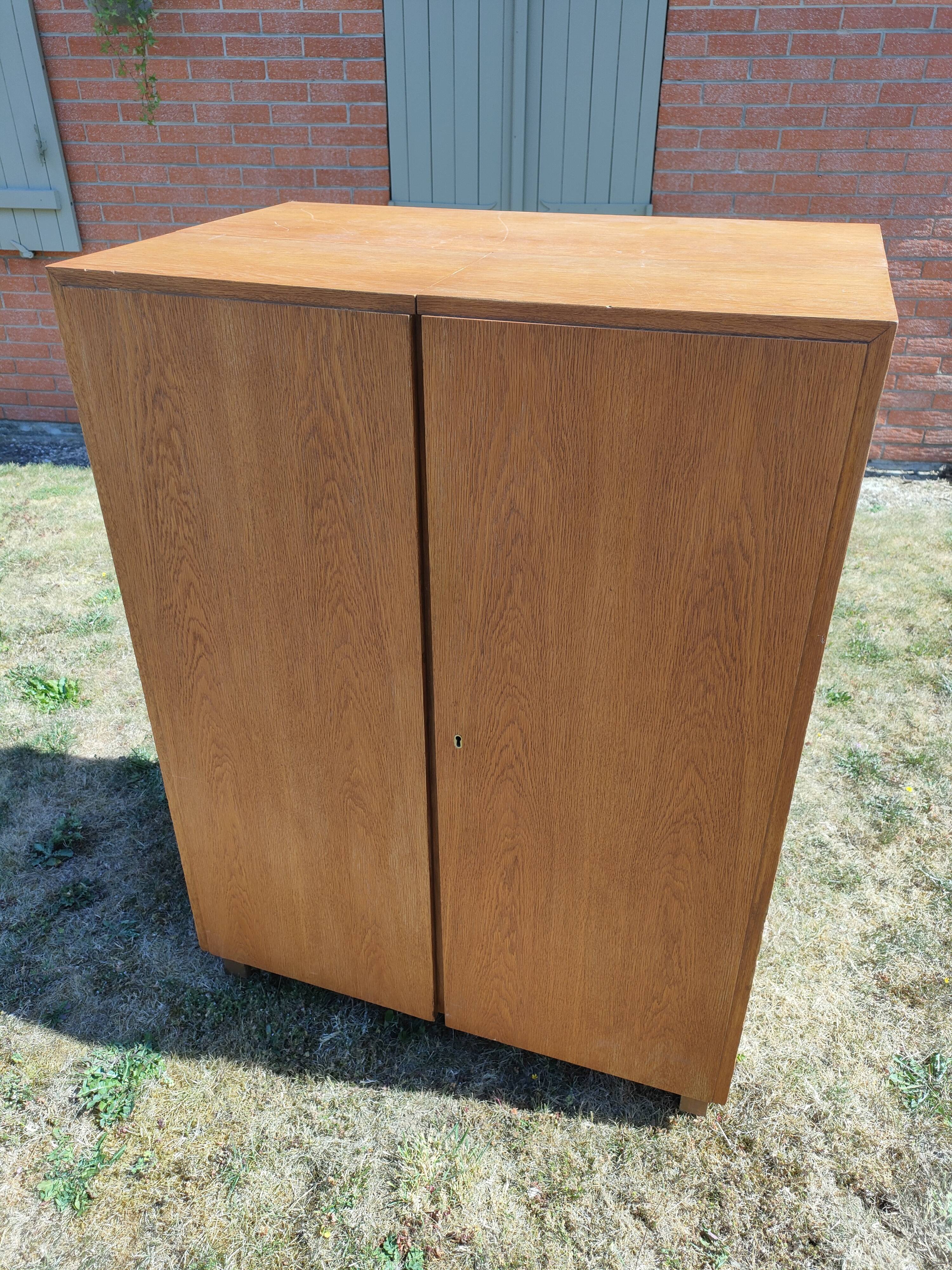 Bureau « magic box »  dans le style de Mummenthaler & Meier