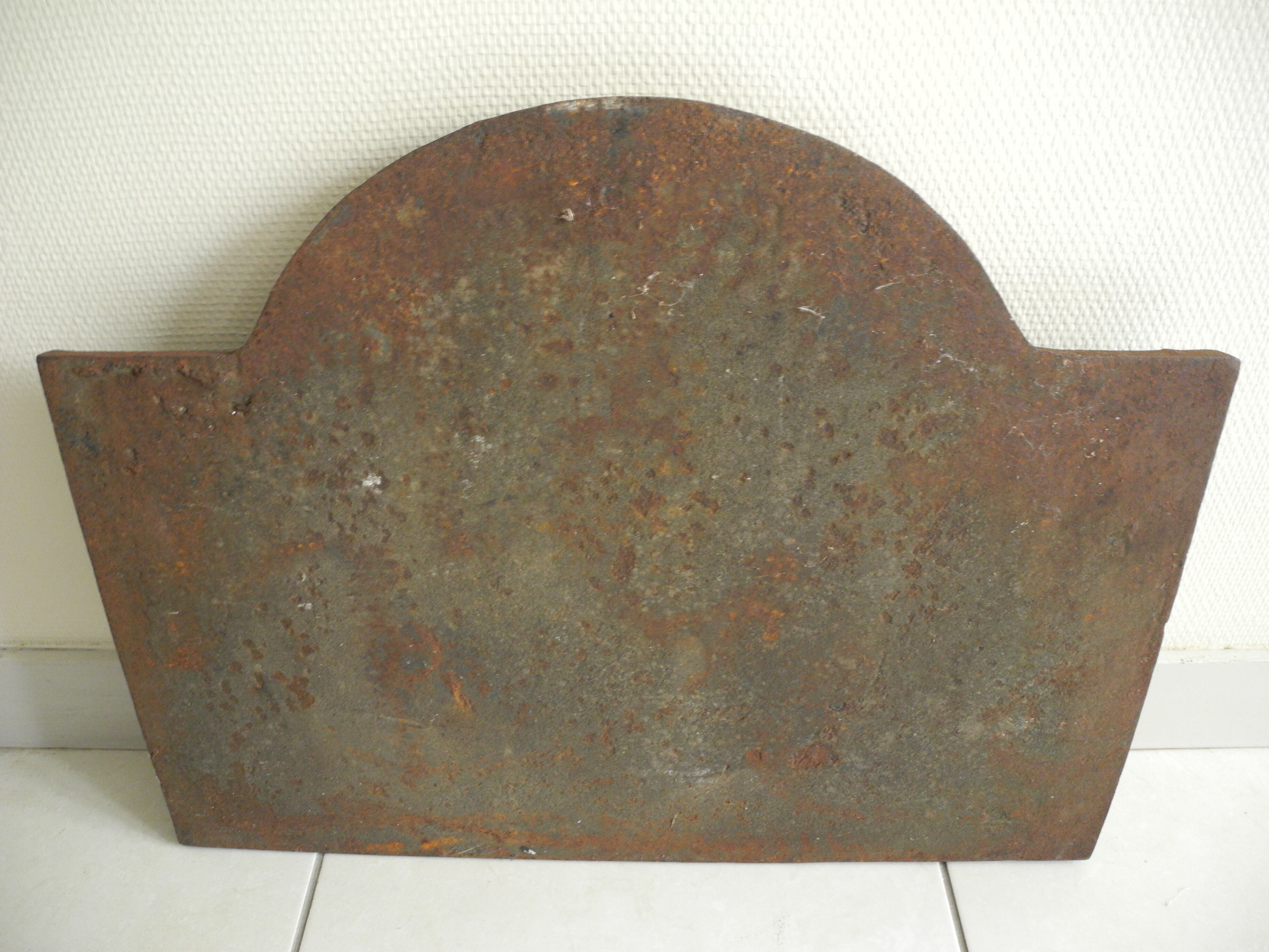 plate fireplace cast nineteenth old cast iron fireback 19th coat of arms lions lily