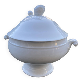 Porcelain tureen