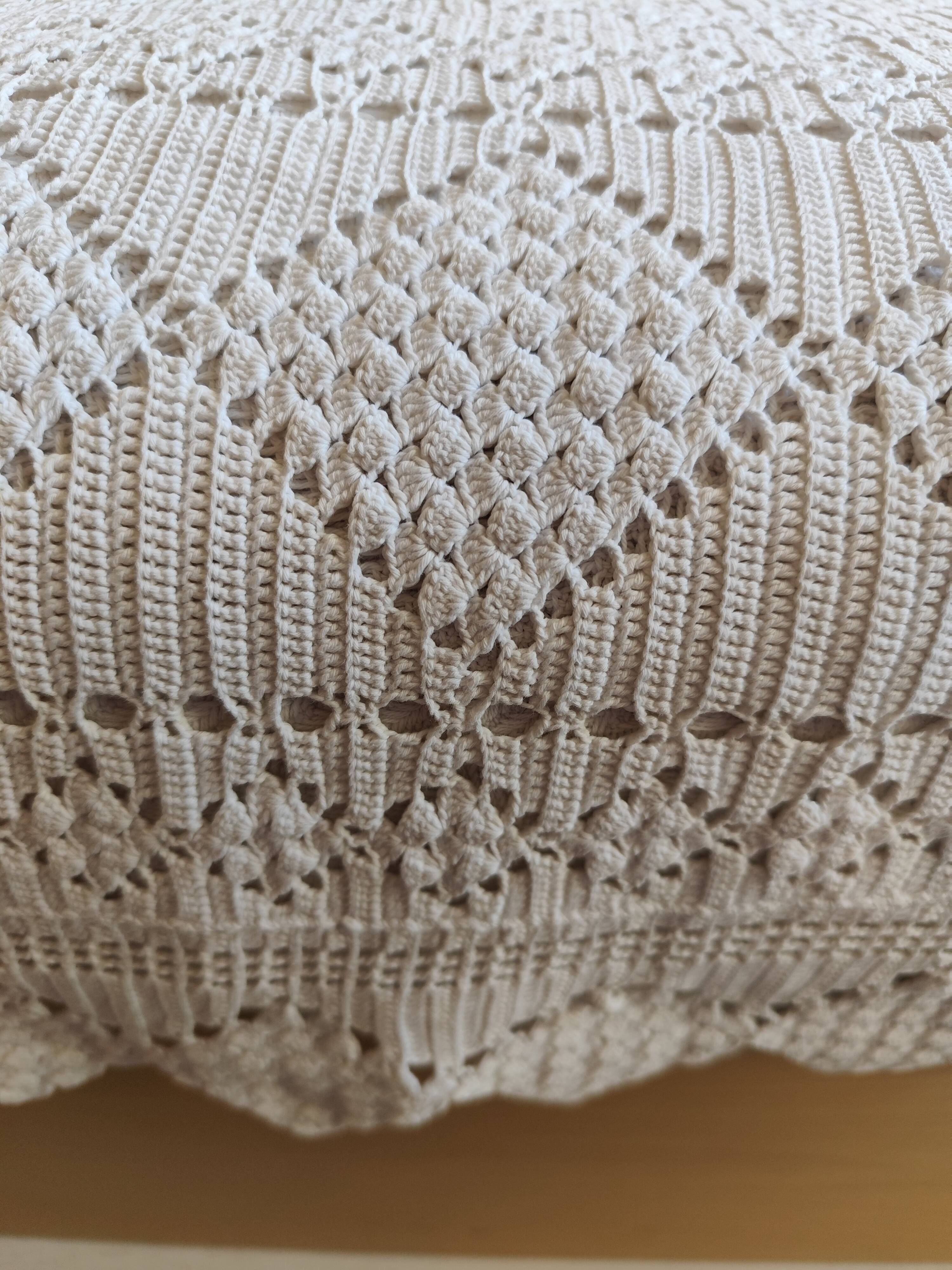 White cotton bedspread, crochet bedspread
