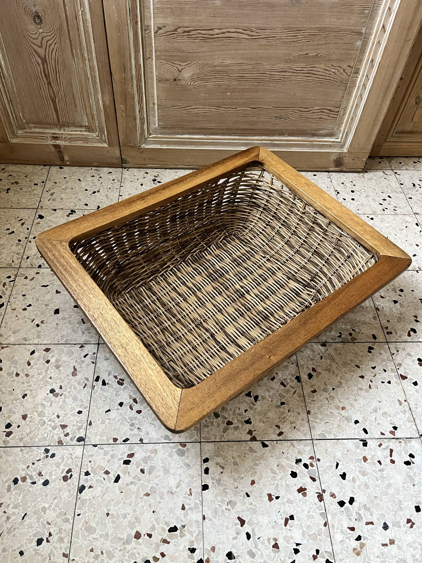 Panier en osier et bois 