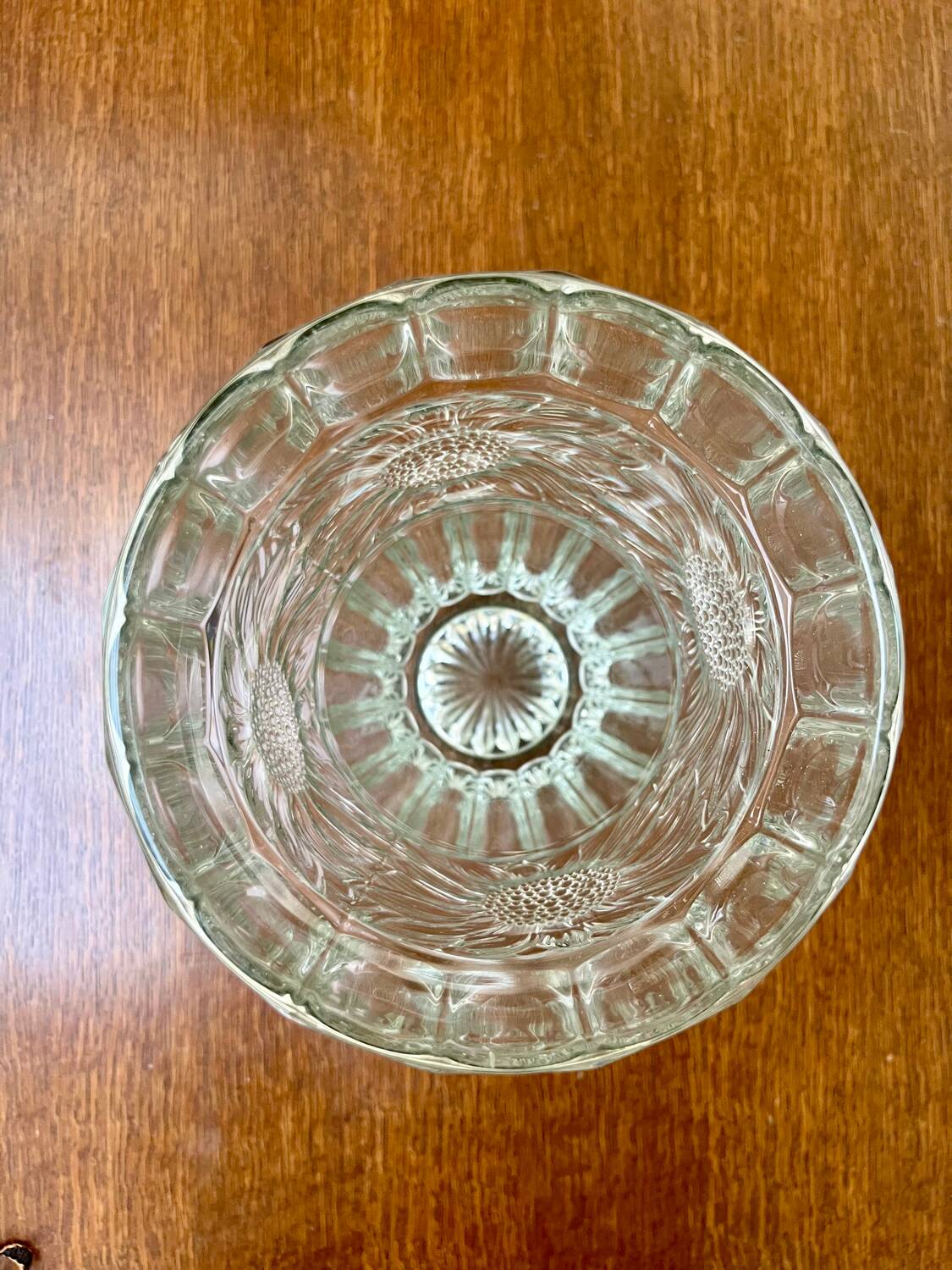 Glass vase – vintage style sunflower