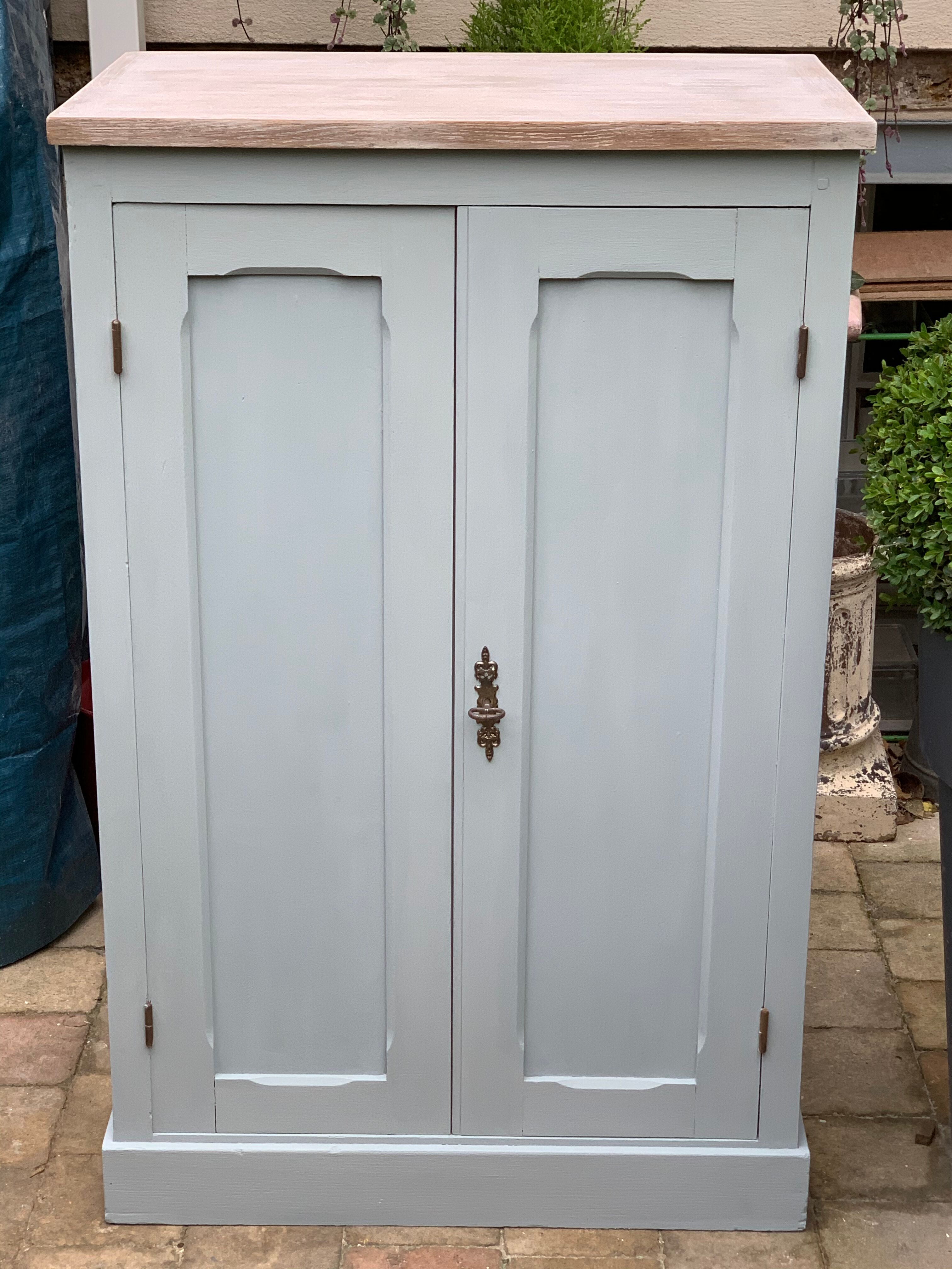 Parisian buffet green grey