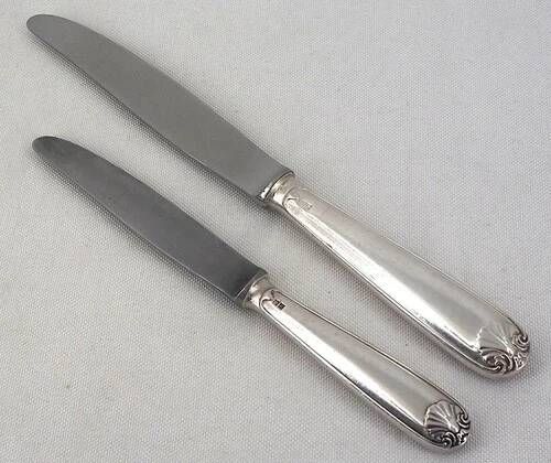 Alfénide Christofle Louvois Shell, 24 knives: 12 dinner knives + 12 cheese knives.