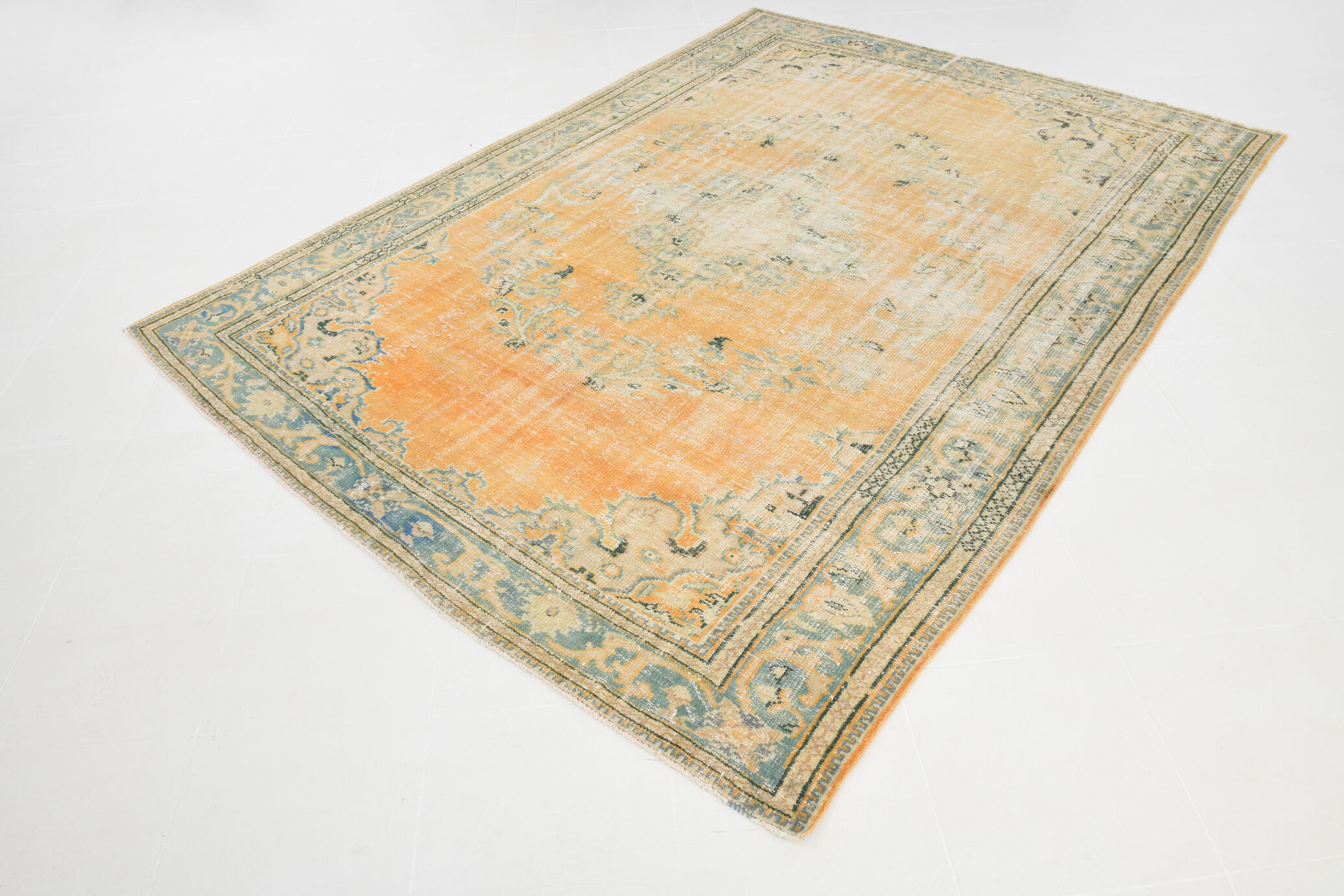 Oversize handmade rug 303x217cm