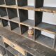 Meuble de métier à casiers bibliothèque