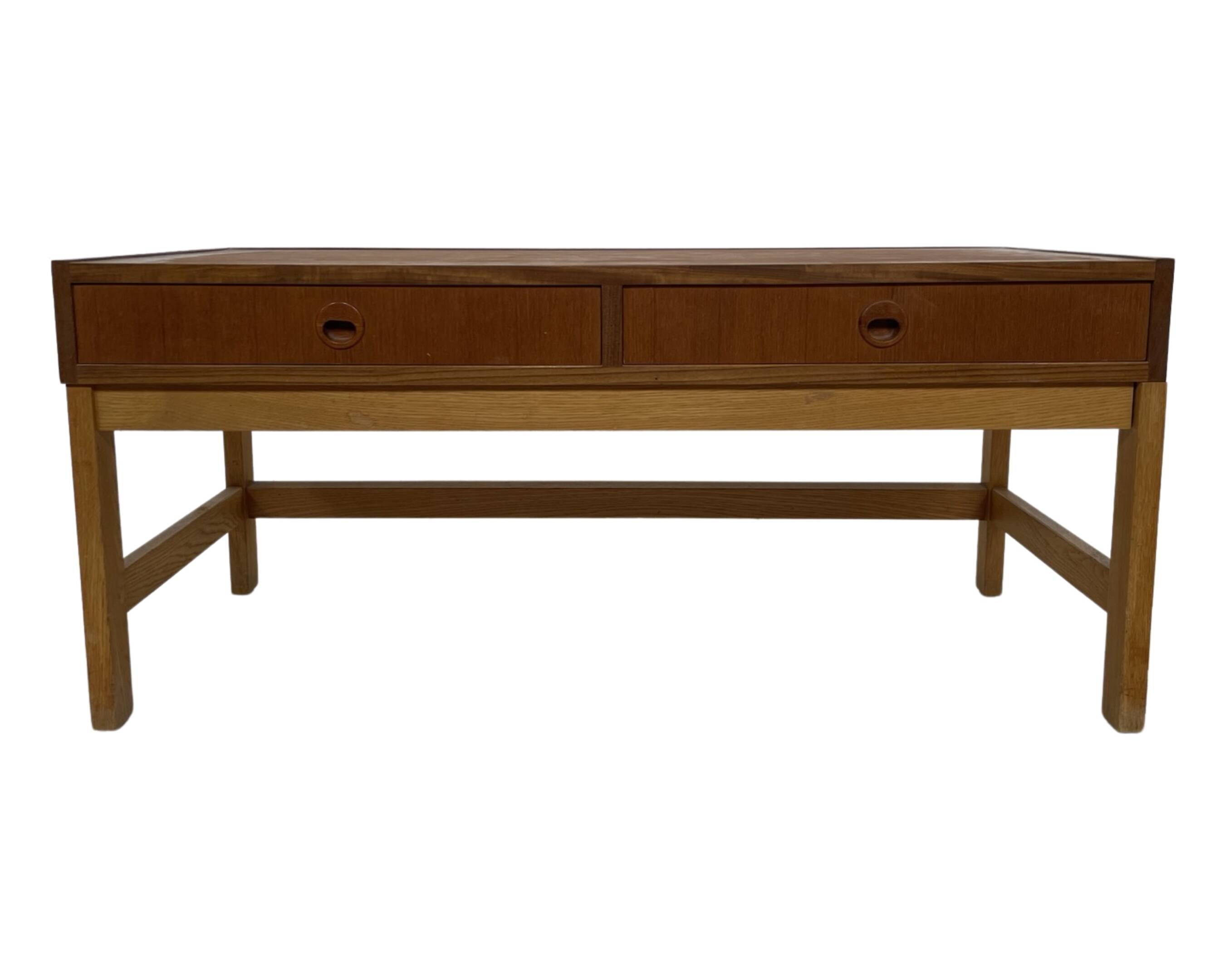 Meuble bas vintage danois modèle 1960, placage de teck
