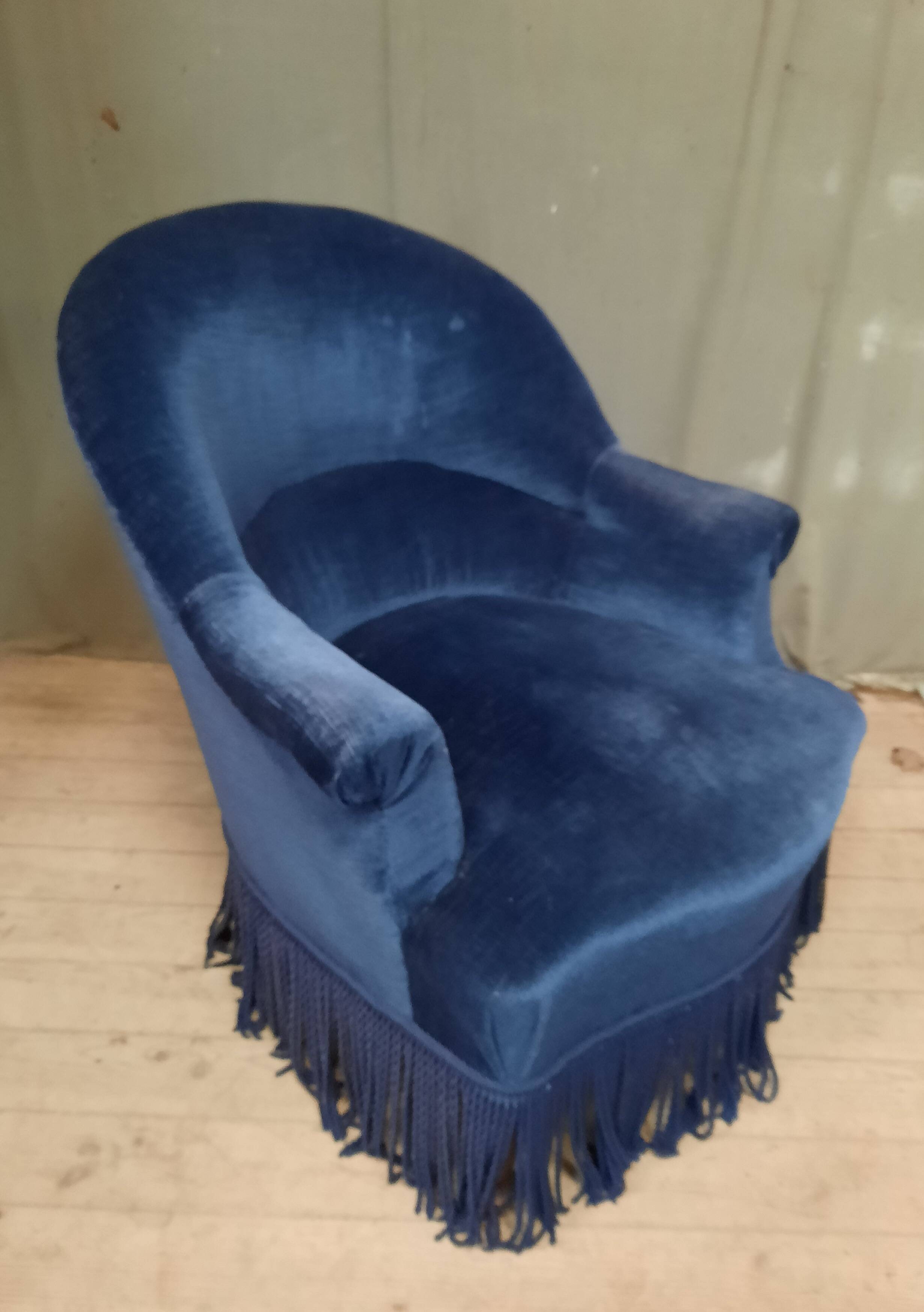 Blue toad armchair