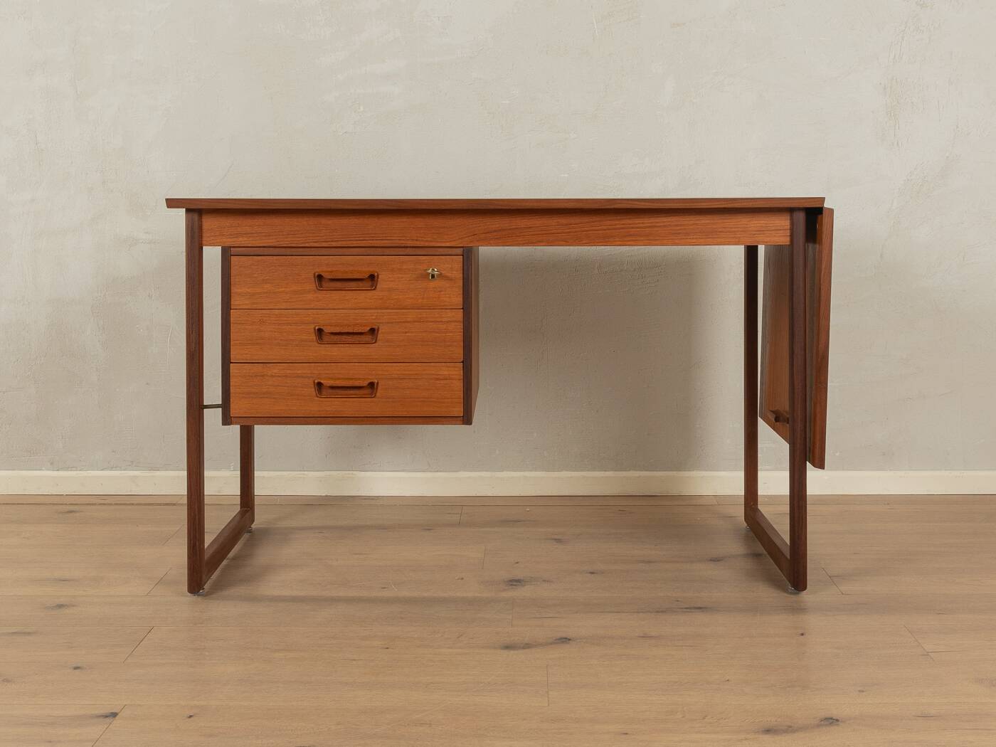 Bureau des années 1960, vintage
