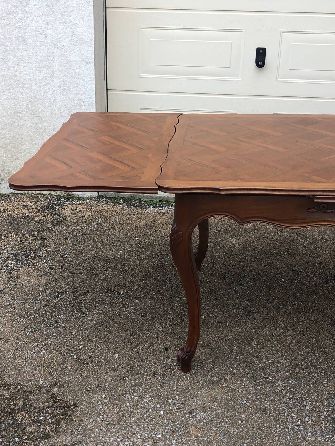 French provincial dining table, Louis XV style