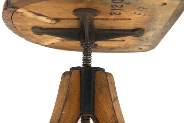 Tabouret tripode en pin, Suède, 1920