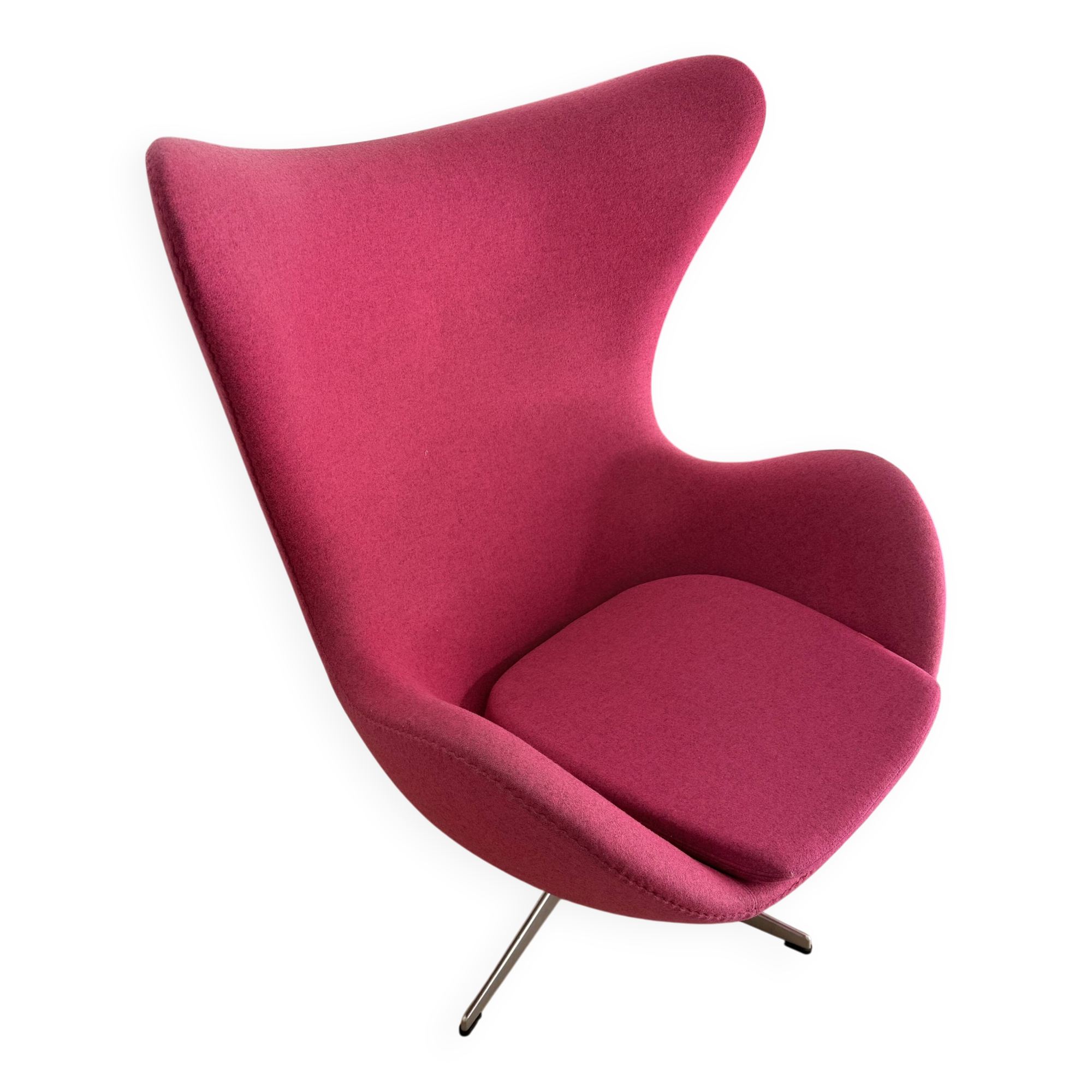 "The Egg" armchair by Arne Jacobsen, published by Fritz Hansen.