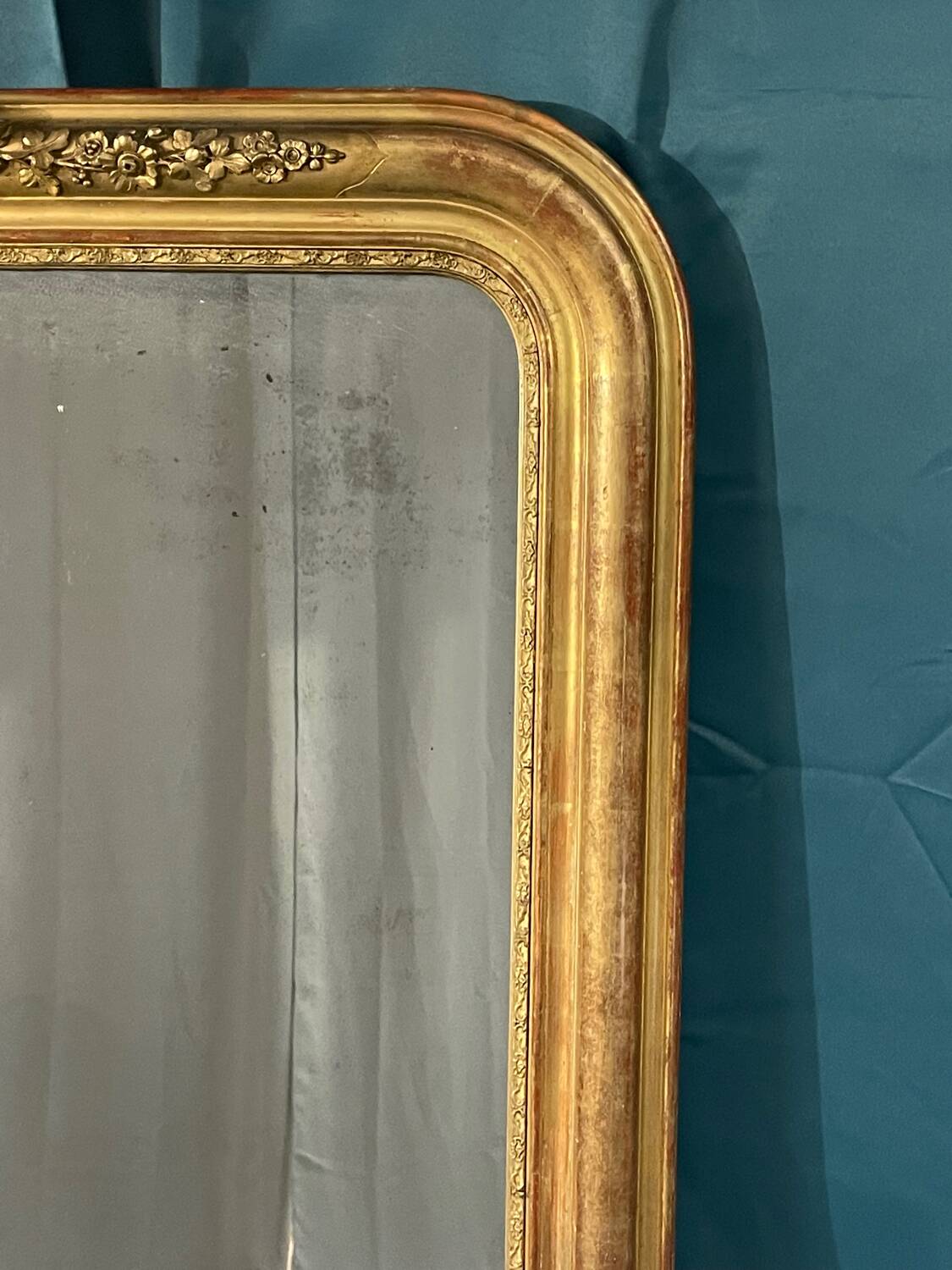 Old mirror from the Louis Philippe period around 1840, original leaf gilding, good condition