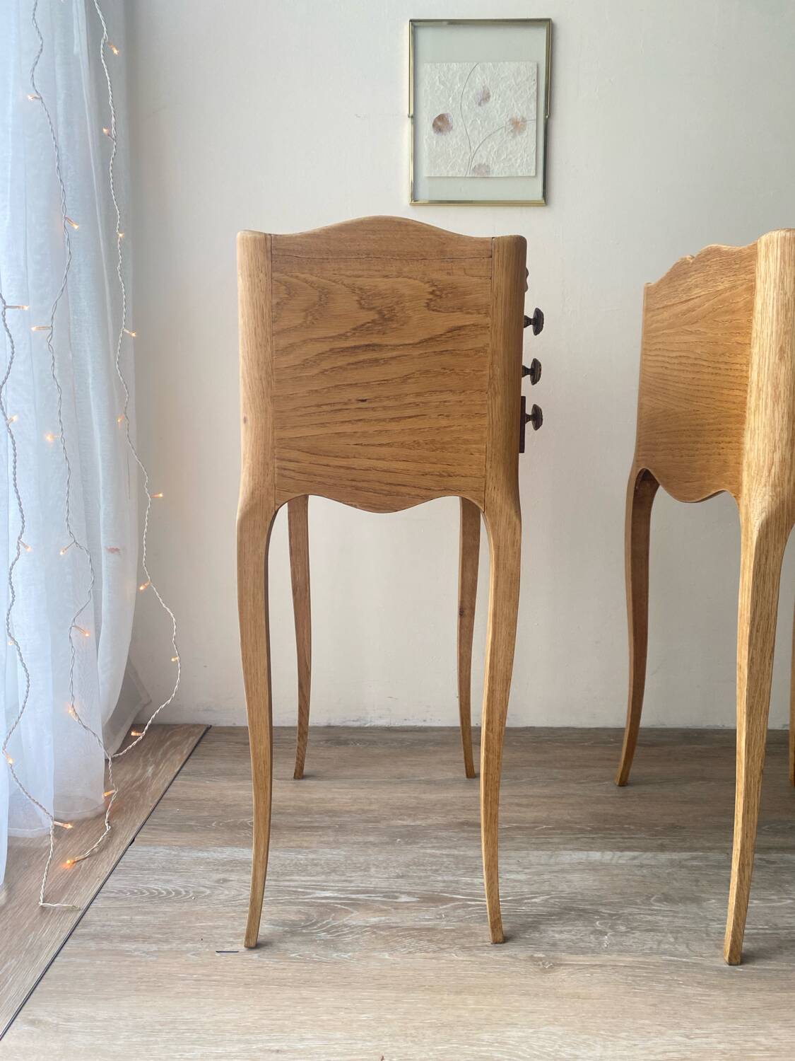 Paire de chevets en chêne - style Louis XV rustique- bois blond brut