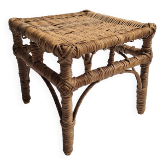 Rattan plant holder