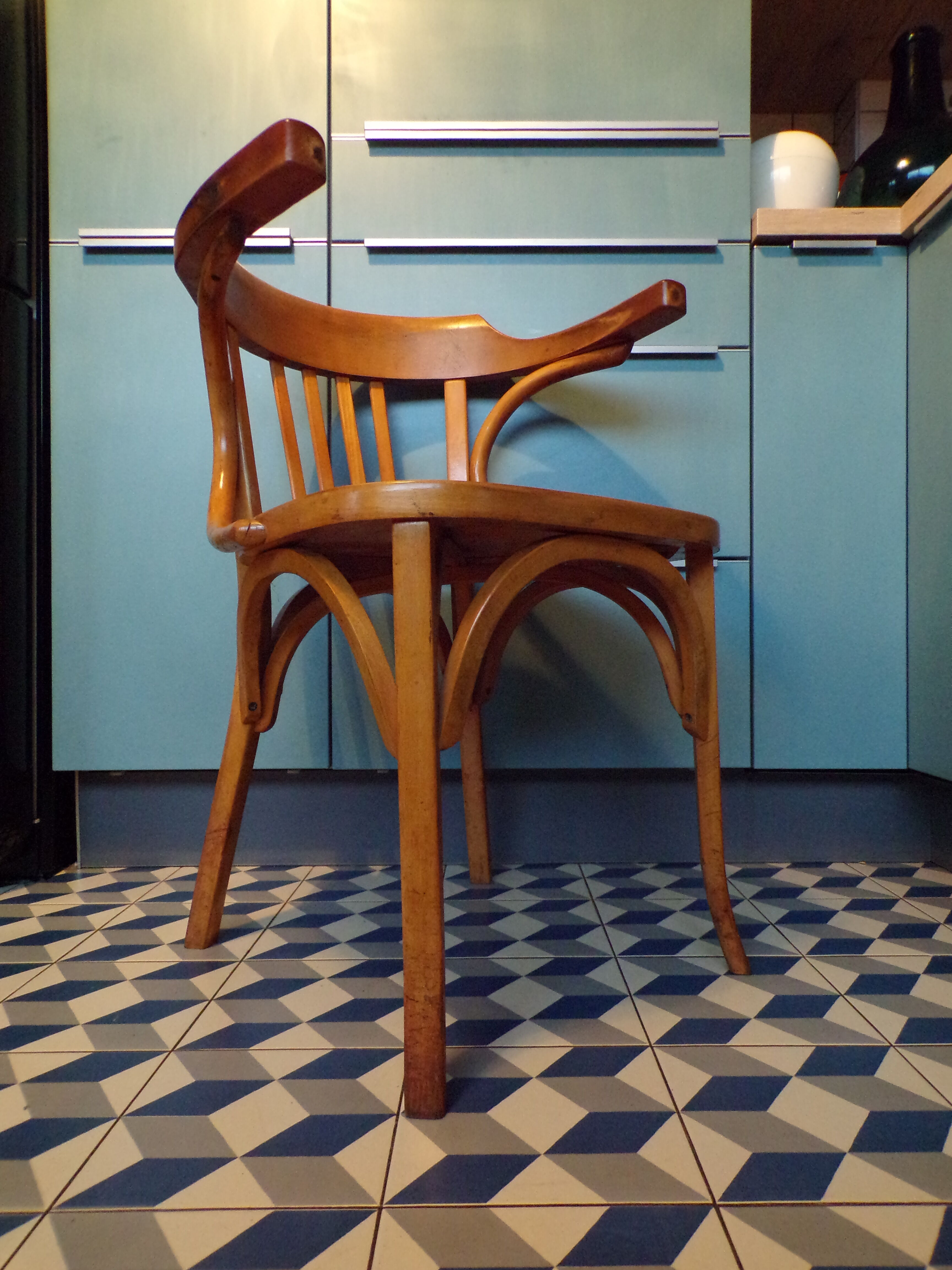 Ancien fauteuil Baumann en bois courbé