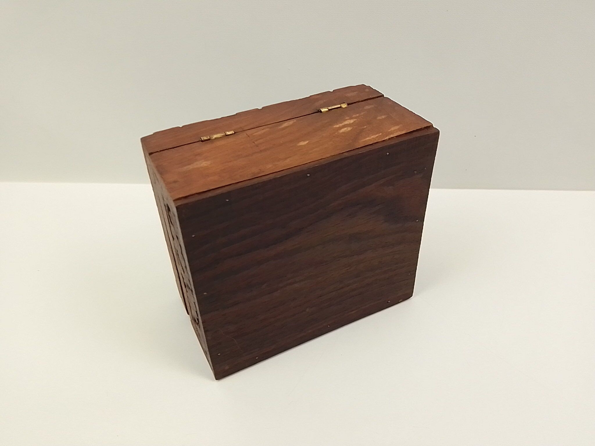 Rectangular wooden box deco in relief 15 cm x 13 cm