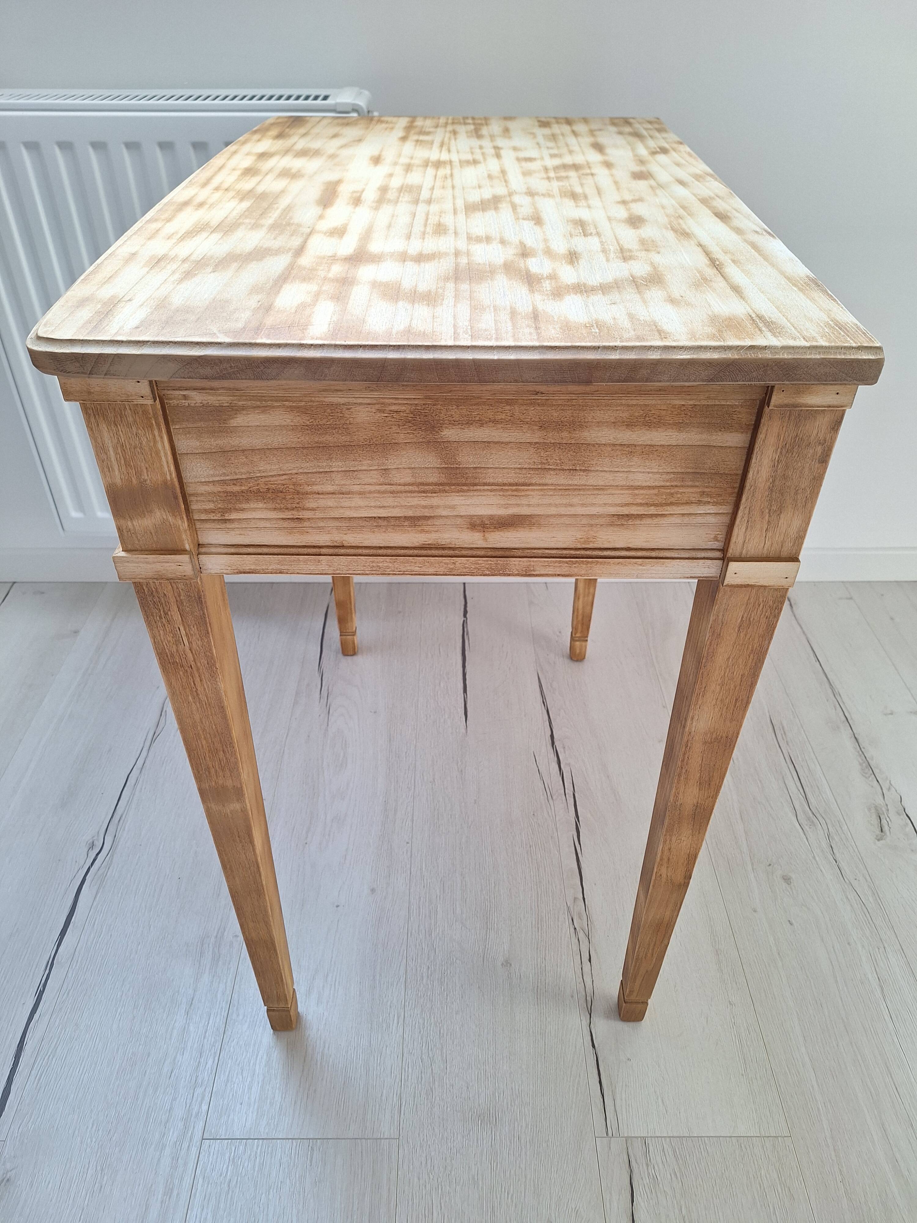 Bureau / Table d'appoint / Console en bois massif de style Louis-Philippe