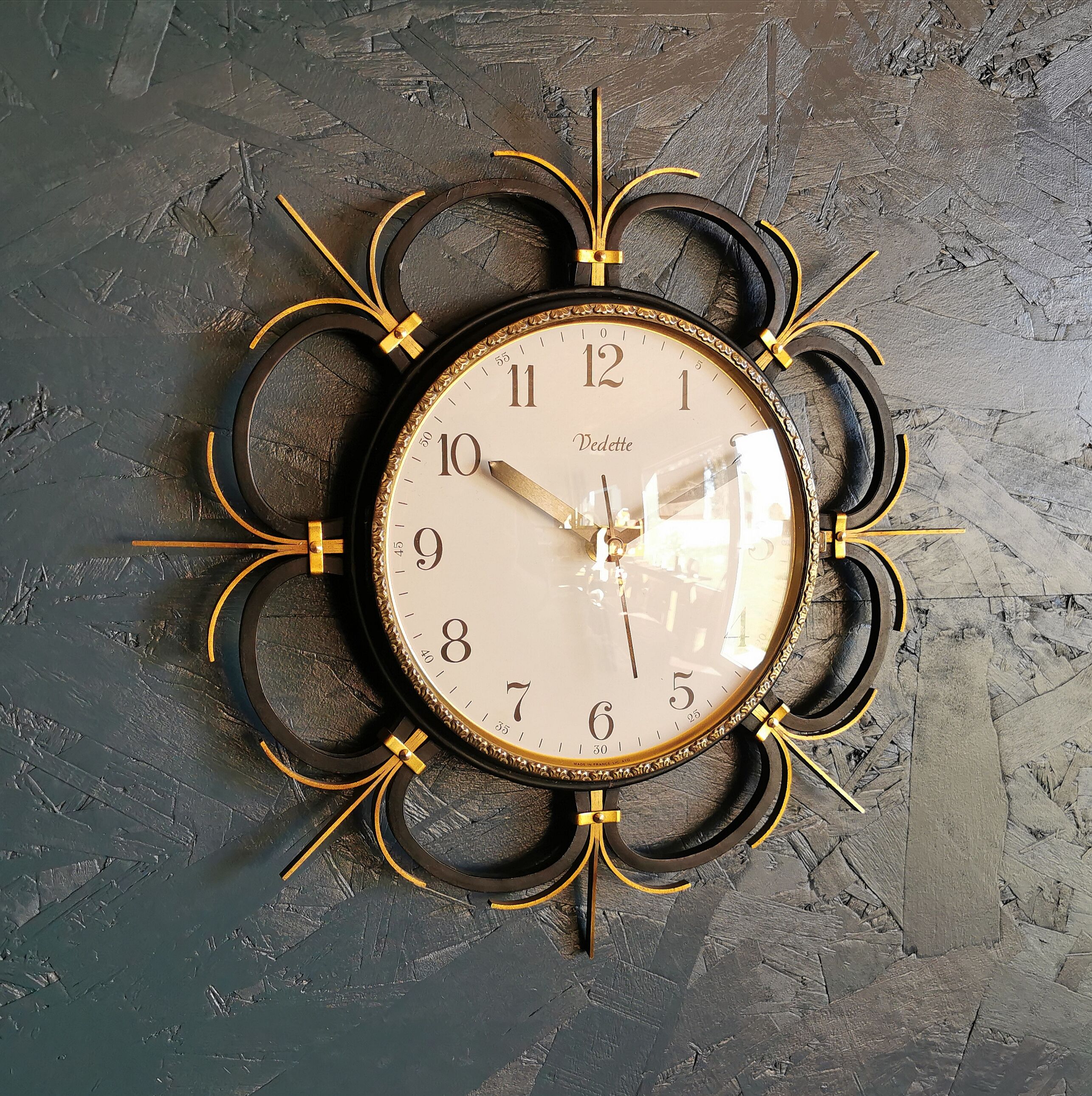 Vintage clock silent wall clock round metal