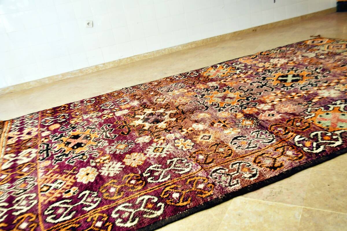Vintage Boujaad Moroccan Berber rug 355 x 215 cm Excellent condition