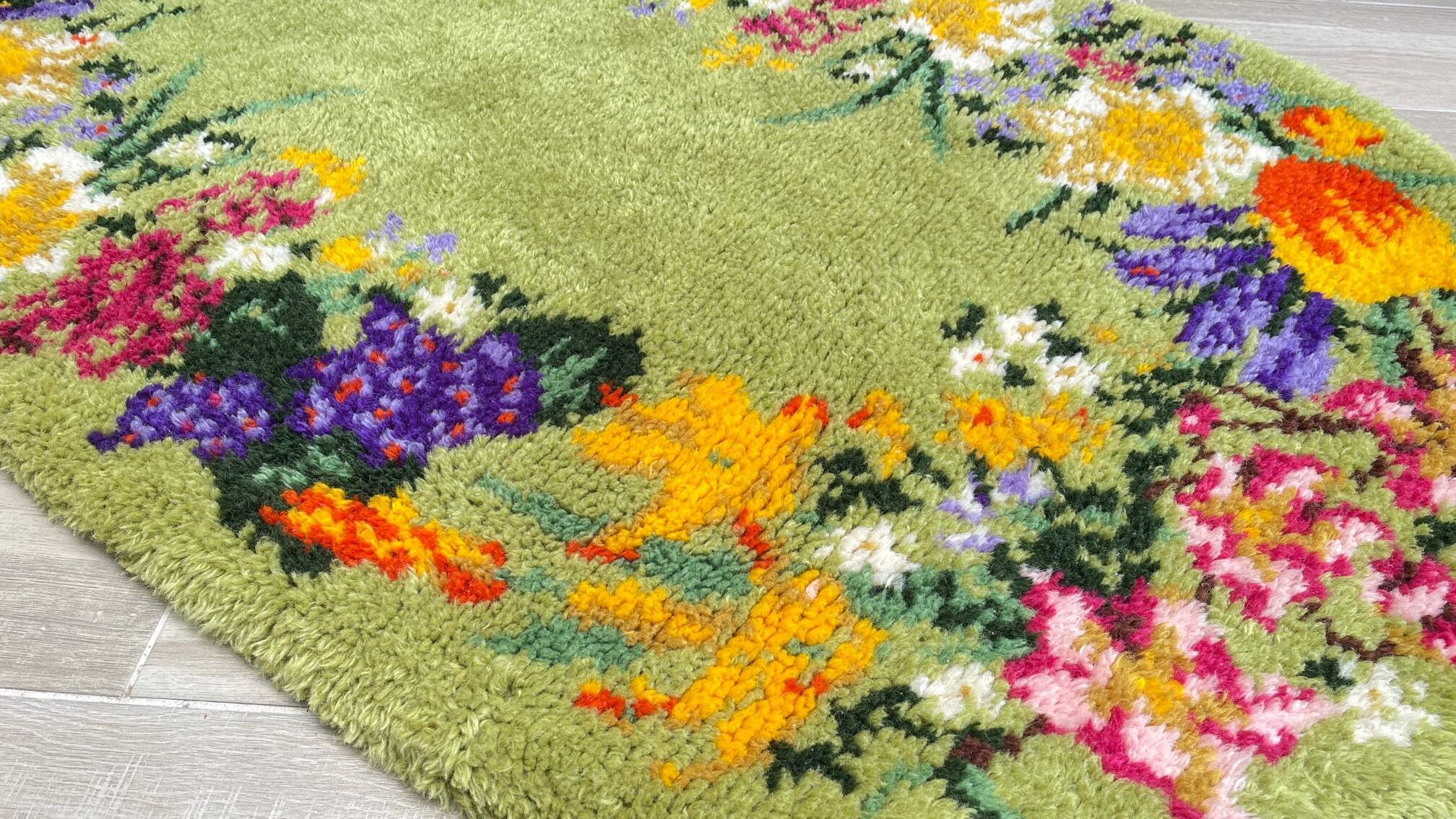 Oval rug from the 70s in pure wool 144x88cm