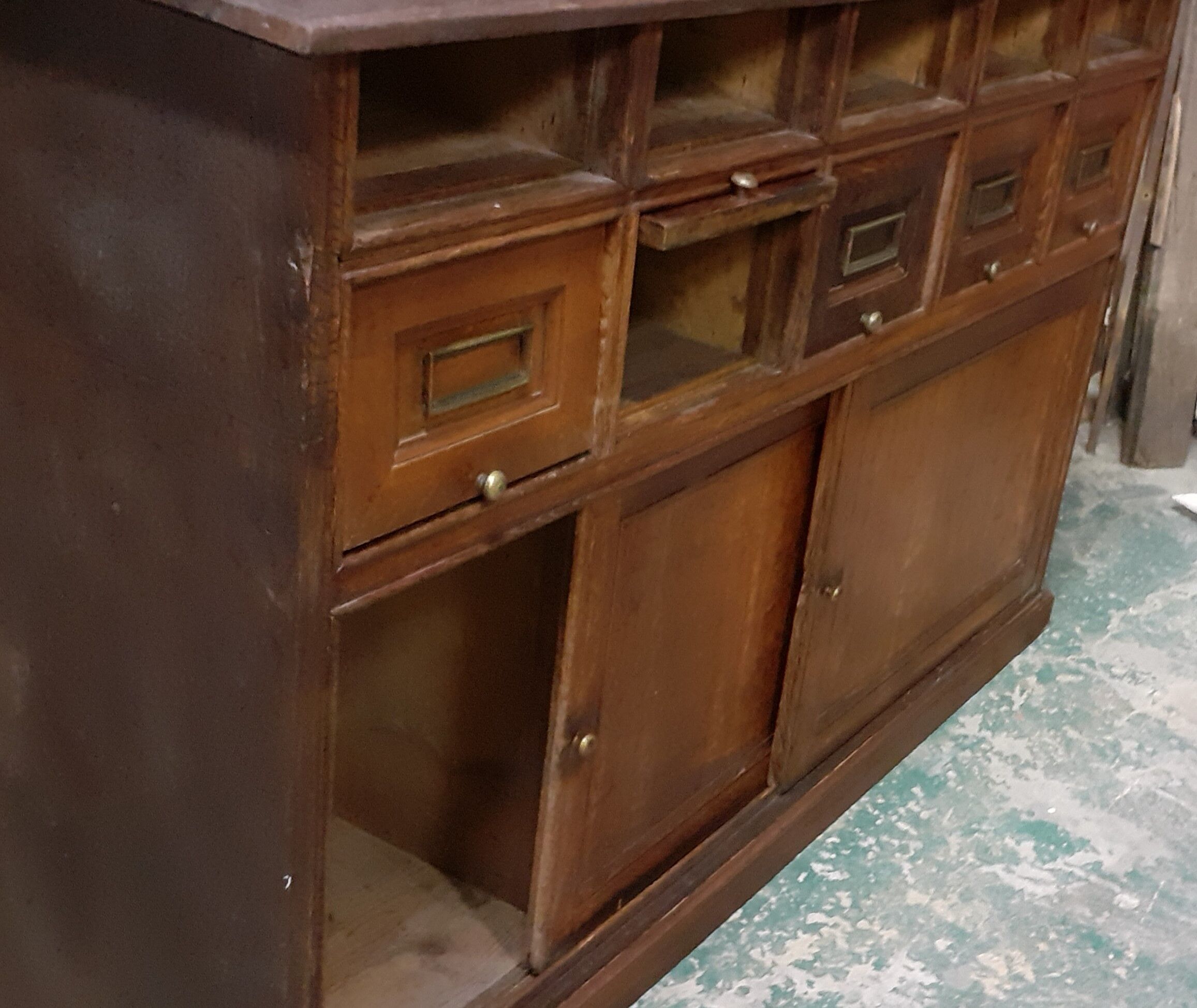 Entry furniture from a notary's minutiae