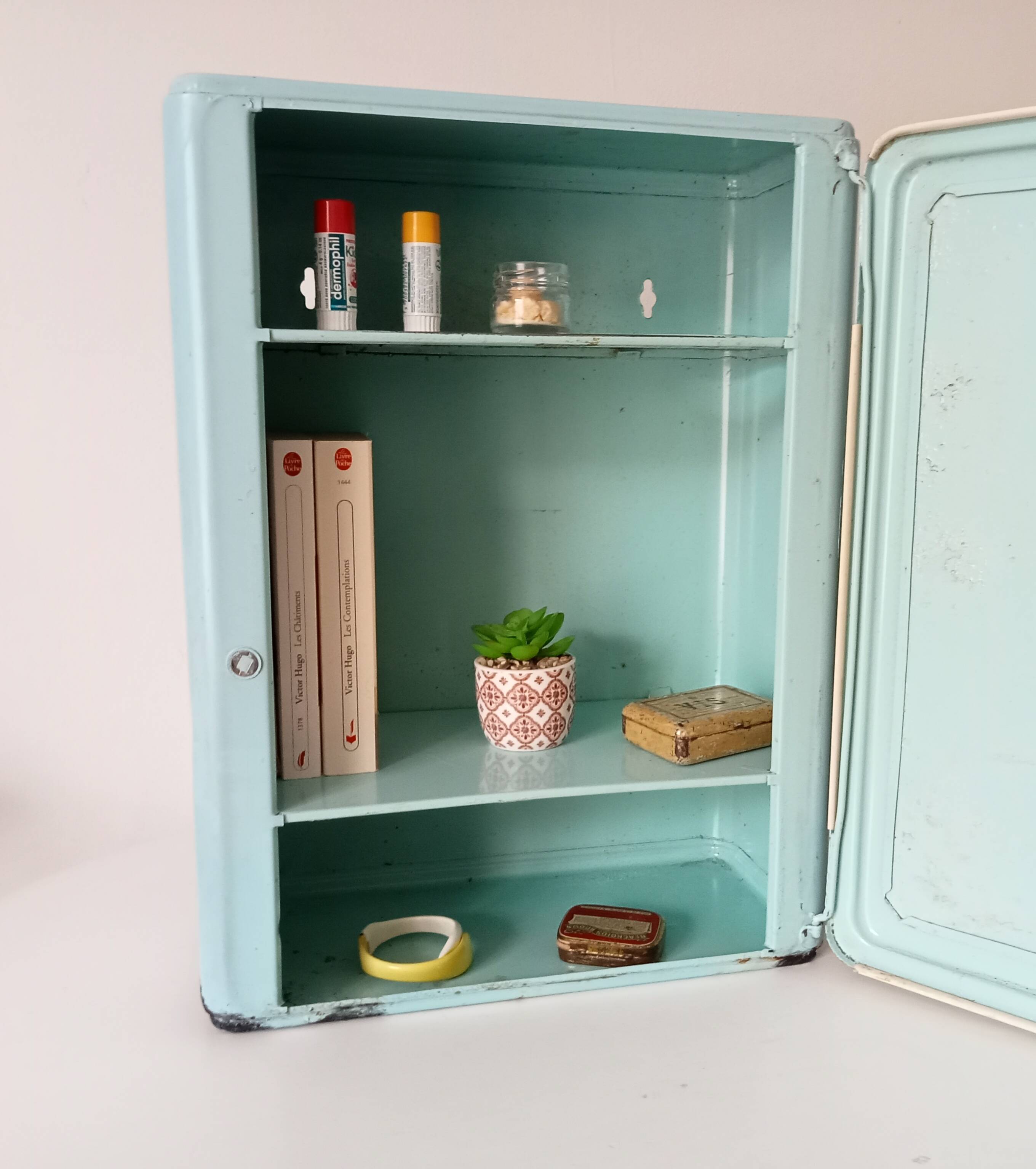 Vintage metal medicine cabinet from the 1950s