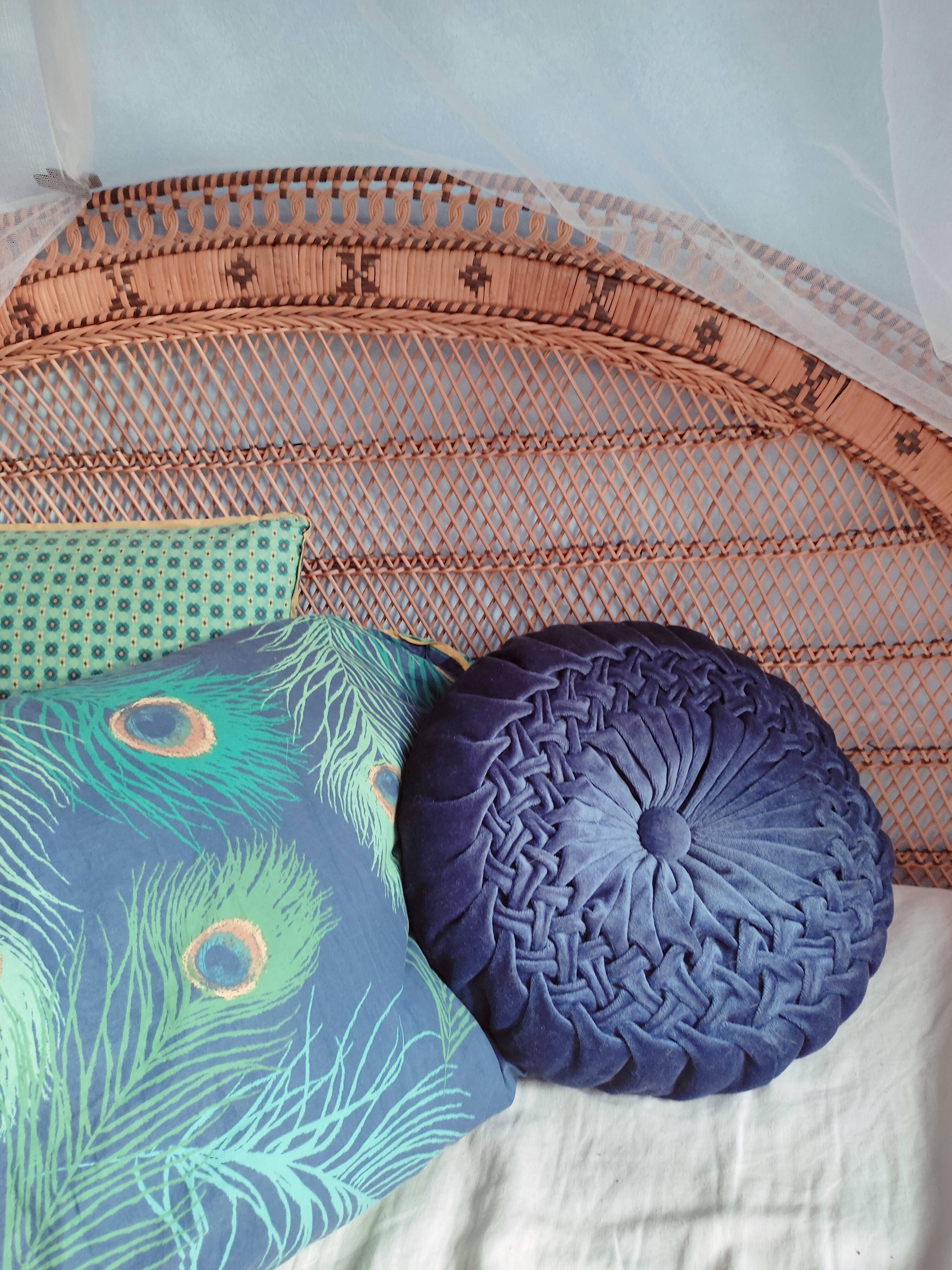 Round pleated velvet cushion