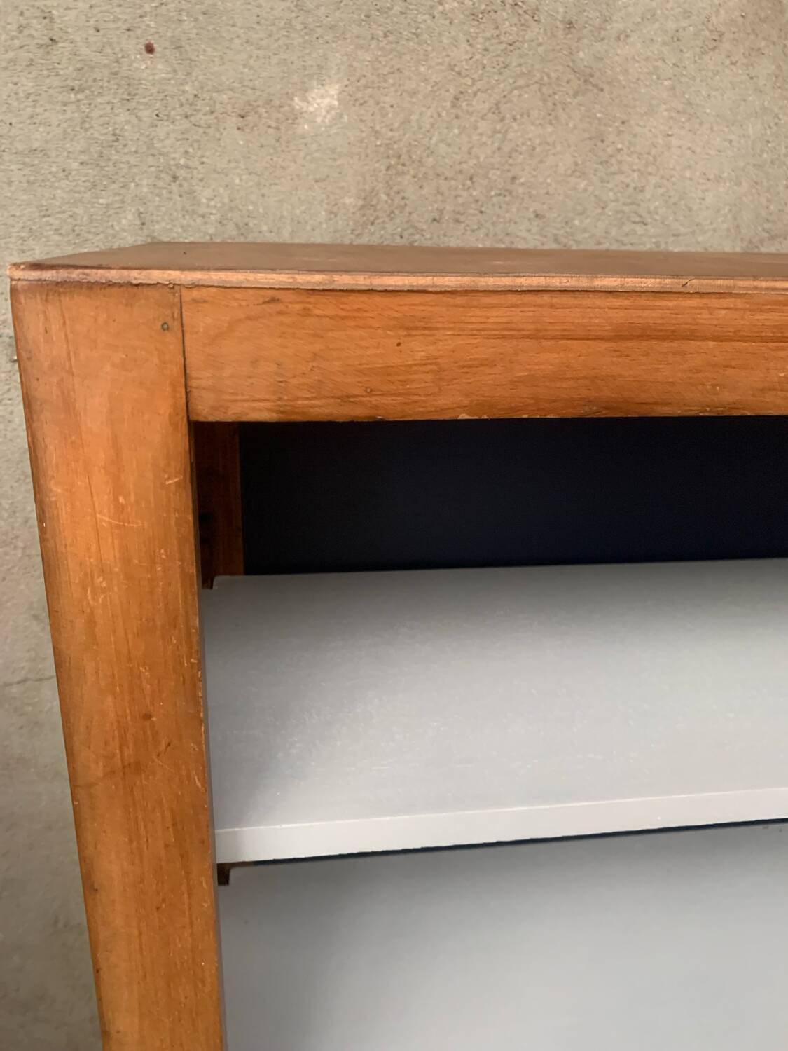 Parisian bookcase, Perriand type