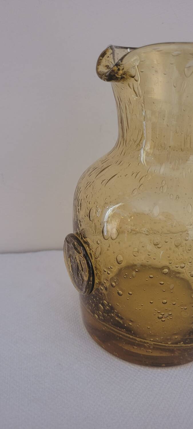 Pichet en verre bullé soufflé
