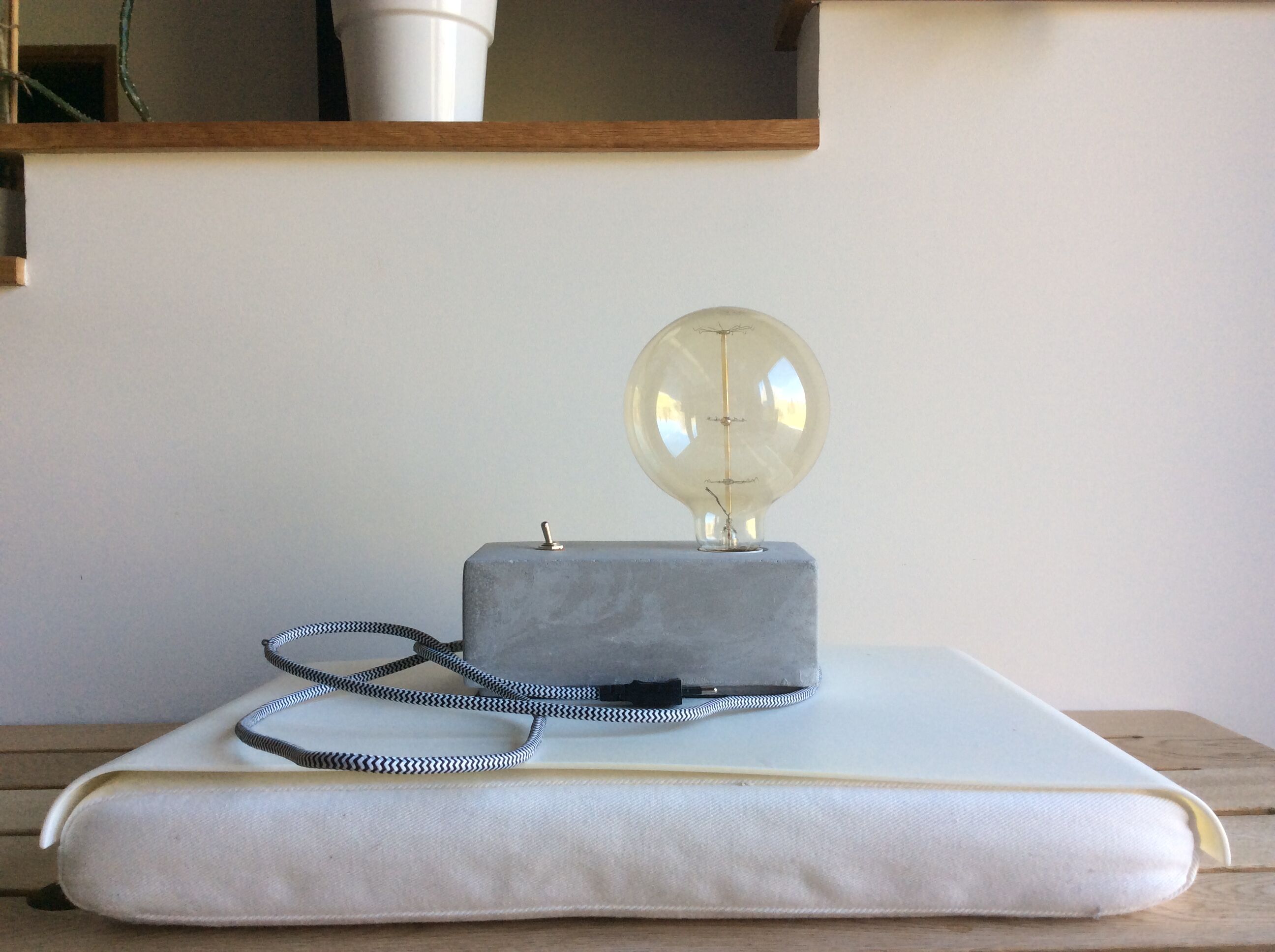 Lampe en béton
