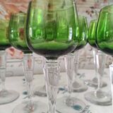 Lot de 9 verres à vin Saint-Louis non estampillés buvant vert Chartreuse