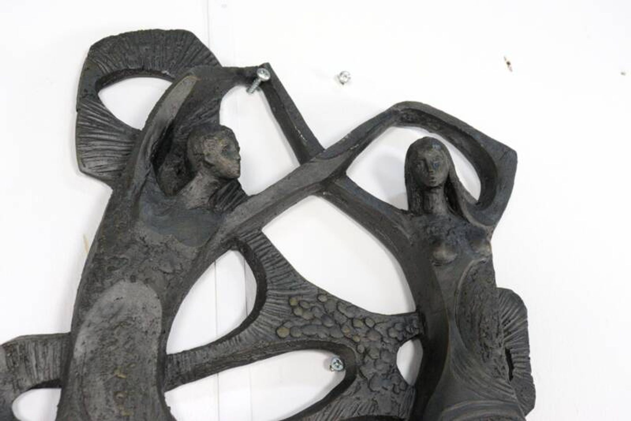 Brutalist Ars Munda resin wall decoration dancing couple
