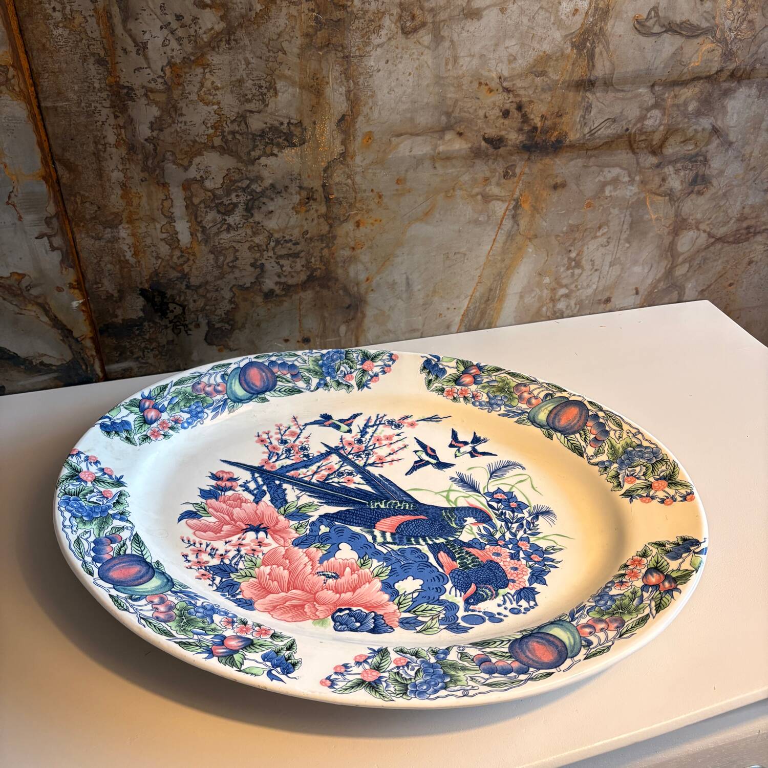 Large plate with bird motif, Stoviglierie pottery.