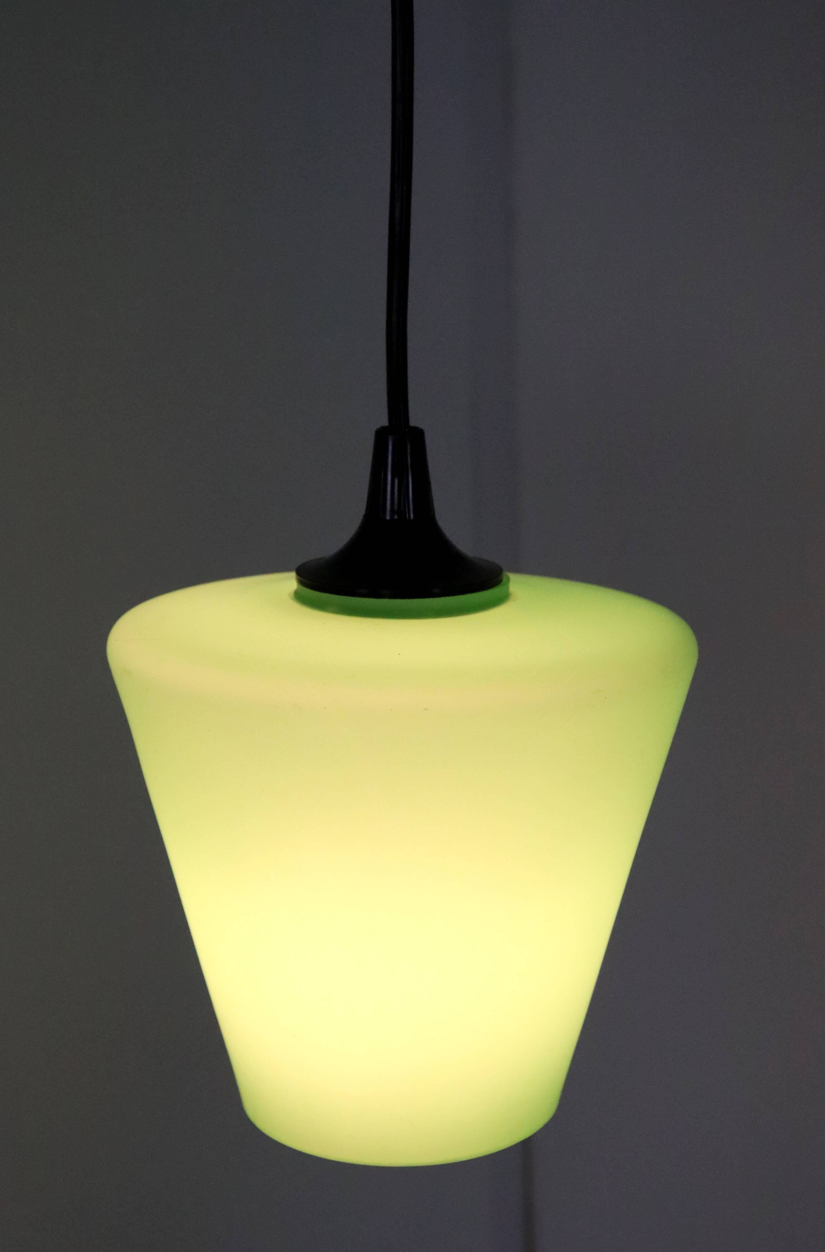 Lampe suspendue en verre vert