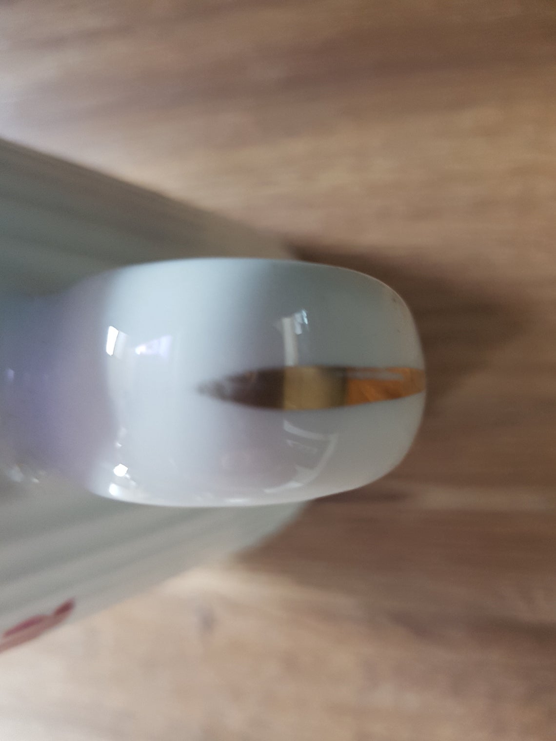Pichet en porcelaine blanche
