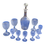 Elegant service consisting of a carafe, 3 wine glasses and 6 diamond pattern aperitif glasses